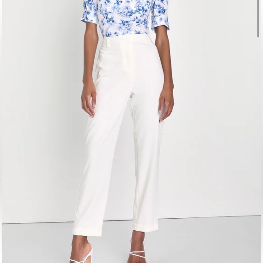 Lulu’s white pants